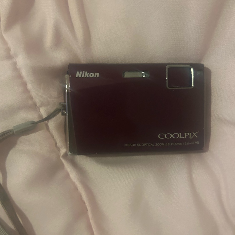 Nikon COOLPIX S60 Compact Camera - Burgundy